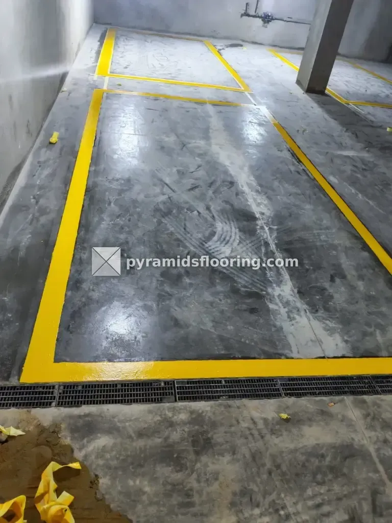 تخطيط مواقف جراج بجانب مصرف مياه