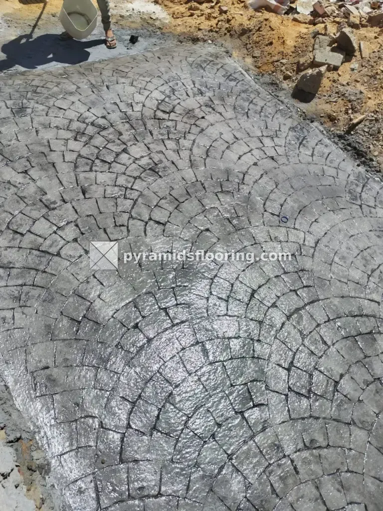 ملمس الخرسانة المطبوعة بعد رفع القوالب مباشرة